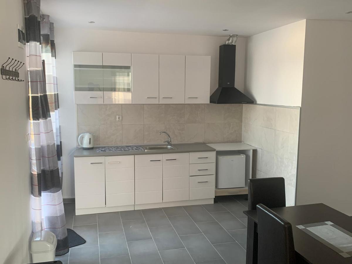 Стаи За Гости Ася Cavarna Exterior foto